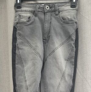 Itzzy Stylish Gray & Black Jeans Size 3